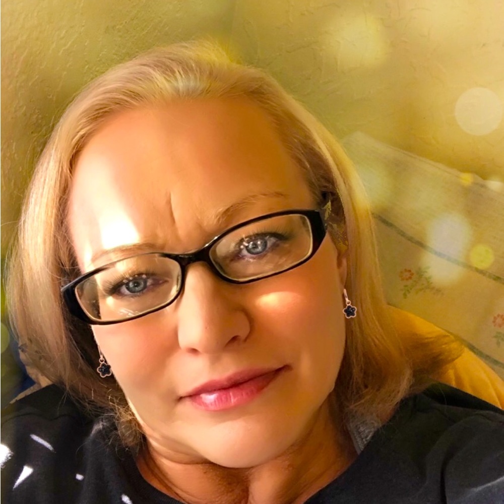 Meet your Posher, Catherine